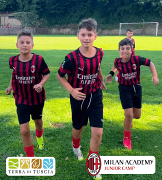 Summer Camp Italia 2025 - Conformi INPSieme | Età 6-15 anni-Balletti-A-scuola-di-calcio-con-il-Milan-Camp-1