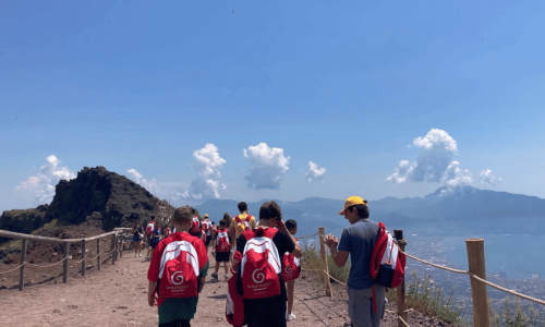 Dal-Tirreno-al-Vesuvio-tra-natura-e-tesori-culturali-