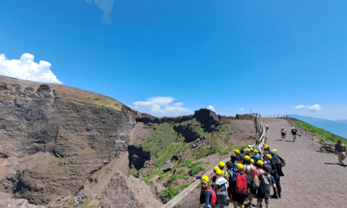 Dal-Tirreno-al-Vesuvio-tra-natura-e-tesori-culturali